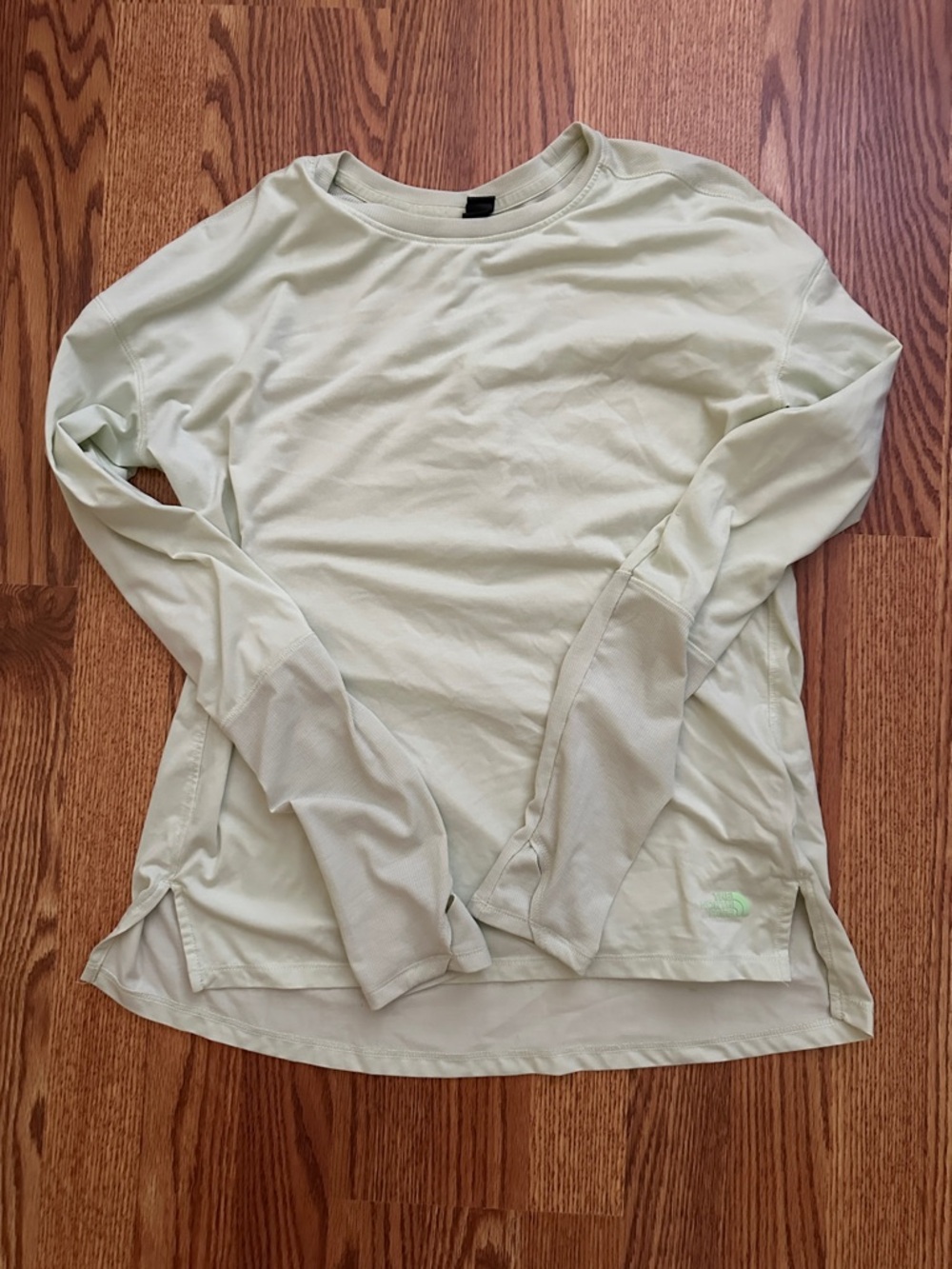 The North Face Women's Long Sleeve Crew Tee in Sage Green